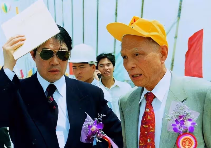 香港真正的四大家族,李嘉誠都沒資格入選,霍英東包玉剛則上榜