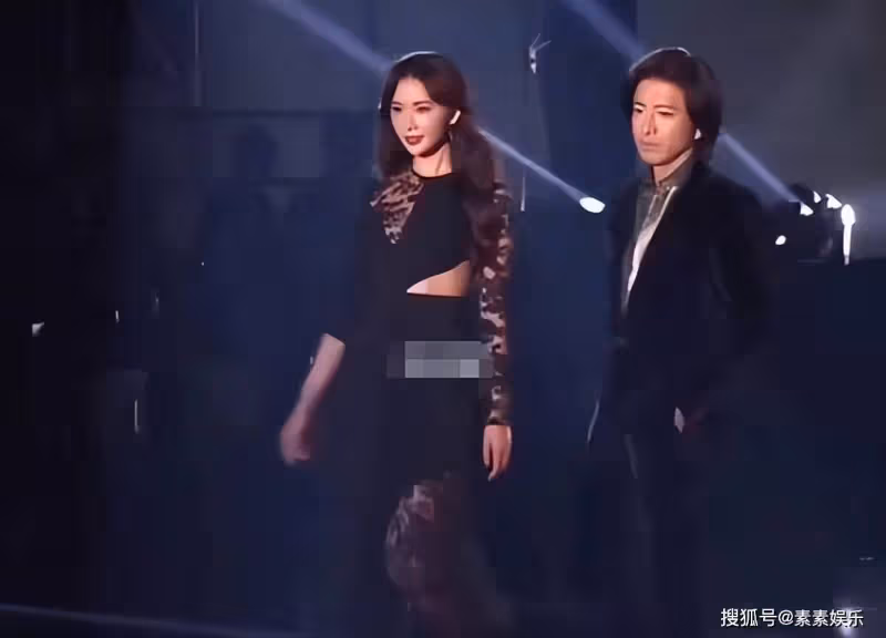 林志玲當媽後復出走秀,和木村拓哉同台氣場強大,48歲狀態真好
