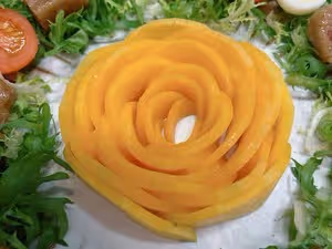 芒果花棕子沙拉