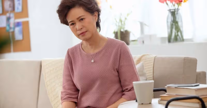 丈母娘去女兒家養老，每個月給2000生活費，女婿：全給我也不准來