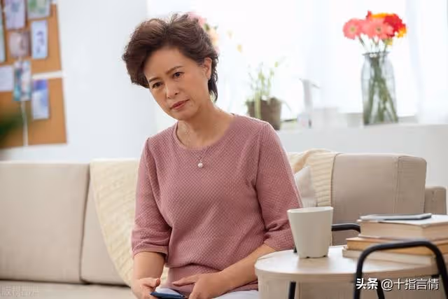丈母娘去女兒家養老,每個月給2000生活費,女婿:全給我也不准來