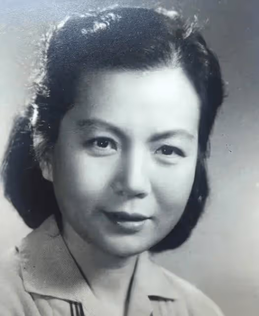 102歲老戲骨車毅去世 孫女車曉發文悼念奶奶