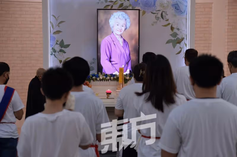 大馬演藝圈常青樹韓瑛今舉殯　孫子賴雲彪：「我們以嫲嫲為榮」