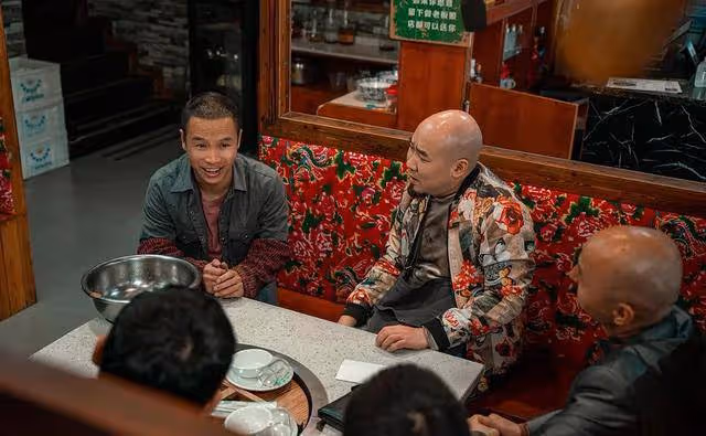 張浩又一部網大上線,一人分飾兩角演技在線,搭檔「大嫂」徐冬冬