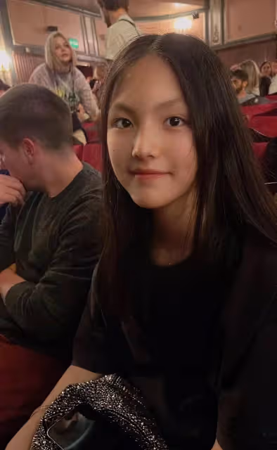 王詩齡在英國學校讀書！穿著成熟的校服，特意布置了大公主曾經住過的房間
