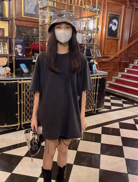 王詩齡在英國學校讀書！穿著成熟的校服，特意布置了大公主曾經住過的房間