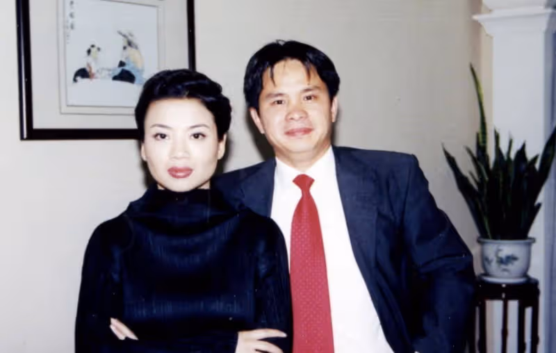 歌唱家張也:跟初戀分手後,53歲還單身,有呂繼宏陪伴很幸福