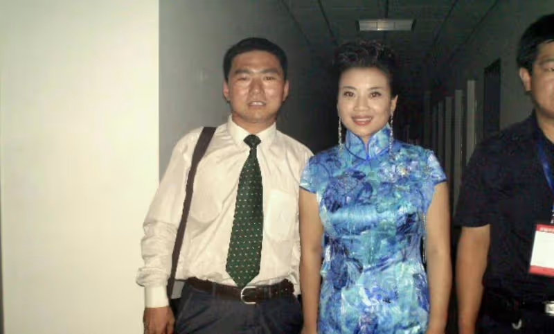 歌唱家張也:跟初戀分手後,53歲還單身,有呂繼宏陪伴很幸福