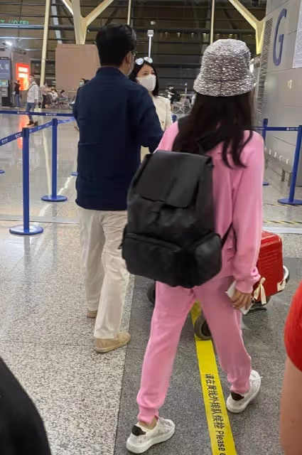 李湘曬出女兒開學的美照，王詩齡就讀於英國名校，年學費28萬