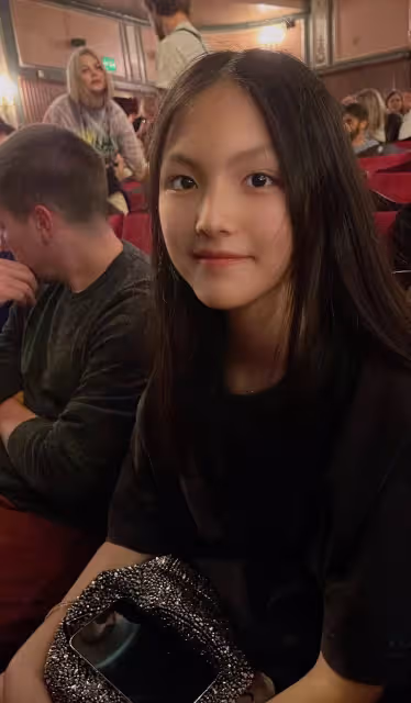 李湘曬出女兒開學的美照，王詩齡就讀於英國名校，年學費28萬