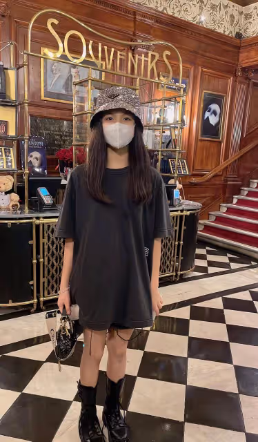 李湘曬出女兒開學的美照，王詩齡就讀於英國名校，年學費28萬