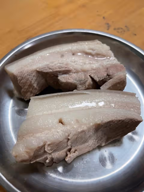最簡單的方法把一塊肉吃了