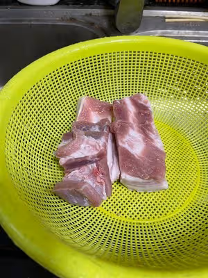 最簡單的方法把一塊肉吃了