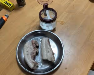 最簡單的方法把一塊肉吃了