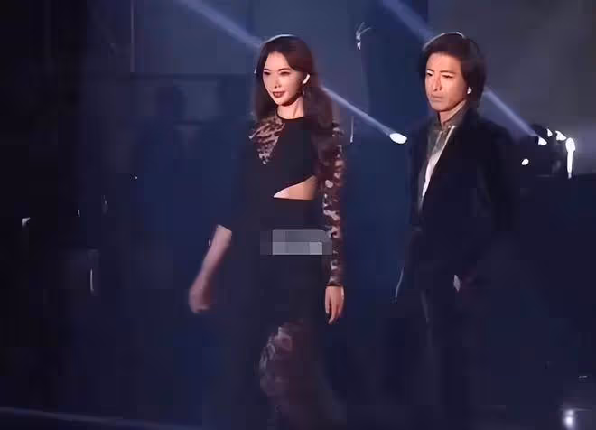 林志玲生娃後首次走秀,與木村拓哉同台氣場超強,根本不像48歲,網:女神姐姐果然不會老
