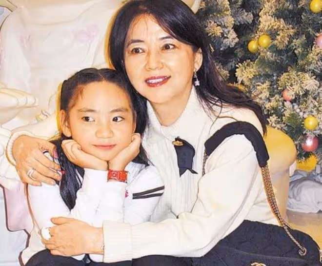 胡慧中女兒分手後罕露面!承認自己不漂亮,體重175斤正努力減肥