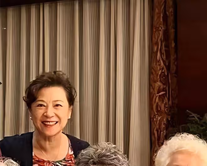 張澤群與田華張勇手等老藝術家聚會,劉曉慶羨慕不已,稱怎麼沒我