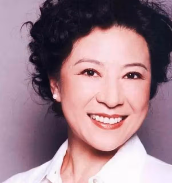 張澤群與田華張勇手等老藝術家聚會,劉曉慶羨慕不已,稱怎麼沒我