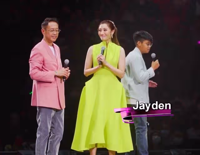 李嘉欣基因可惜了，兒子長相真不好看，不像父母反而像泰國人！