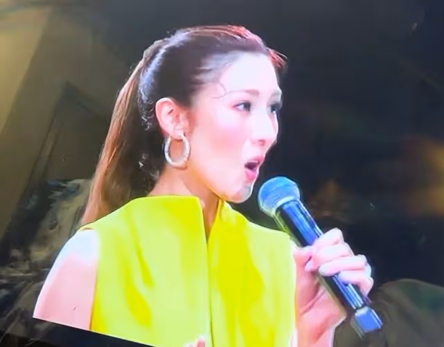 李嘉欣基因可惜了，兒子長相真不好看，不像父母反而像泰國人！
