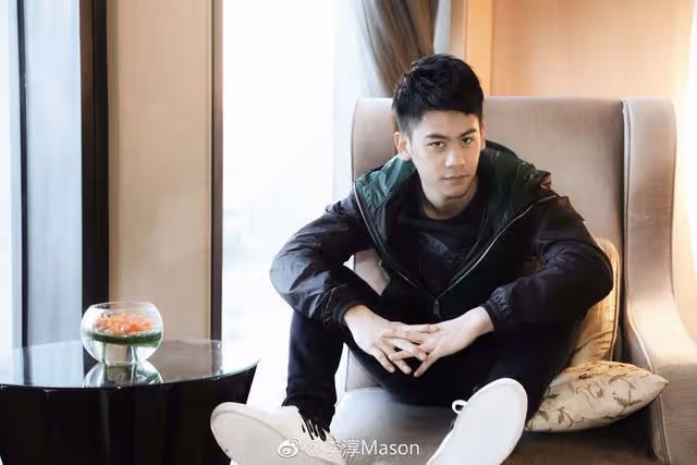 恭喜!著名導演李安兒子曝婚訊,女方長相普通,因徐靜蕾電影結識