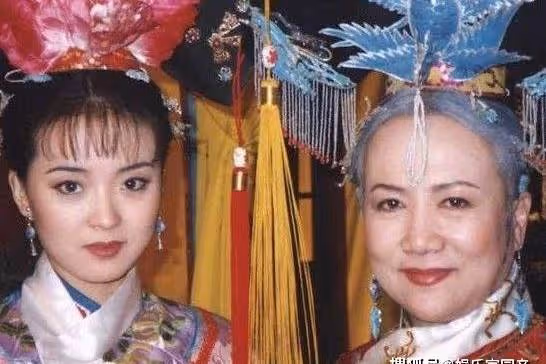 《還珠格格》她是最經典的老佛爺，劇外婚姻幸福，戲外嫁給了「諸葛亮」！