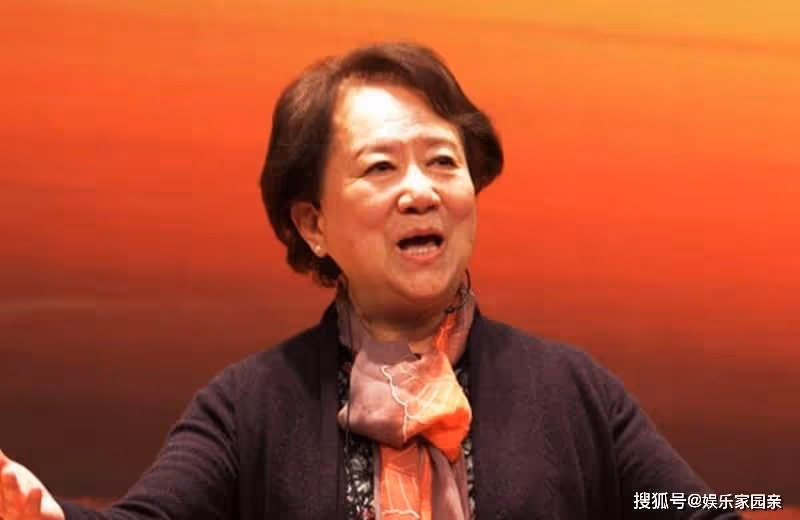 《還珠格格》她是最經典的老佛爺，劇外婚姻幸福，戲外嫁給了「諸葛亮」！