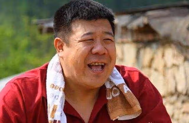 螢屏經典憨厚形象,出生軍人世家,兒子因顏值,靠他都火不起來