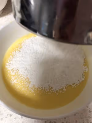 奶油奶酪紙杯蛋糕—消耗用剩的奶油奶酪