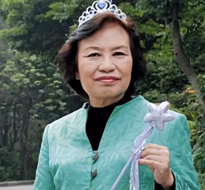女演員鄧美美去世1年半,女兒上節目斥其拋夫棄女,稱漂亮有何用