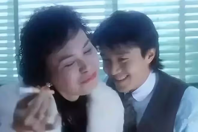 女演員鄧美美去世1年半,女兒上節目斥其拋夫棄女,稱漂亮有何用