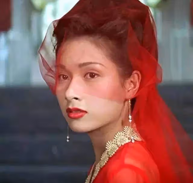 48歲楊恭如短髮造型曝光,高冷脫俗,這身材和氣質70後少見,網友:美得讓人移不開眼