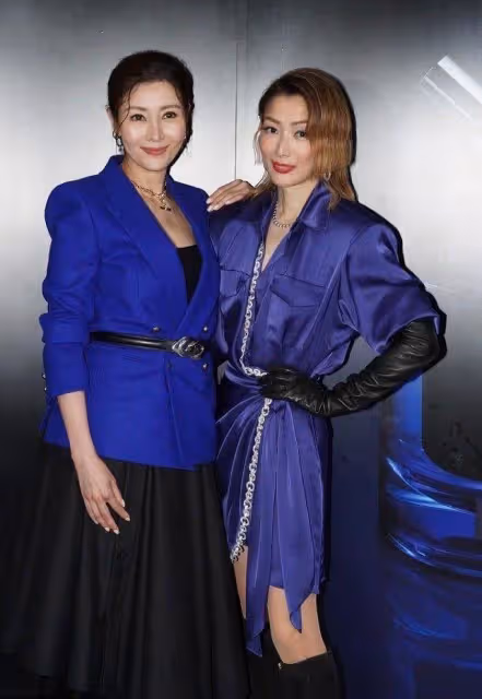李嘉欣亮相變性感,增重7公斤上圍暴漲,腰快有鄭秀文2倍,網友:胖了反而更美了