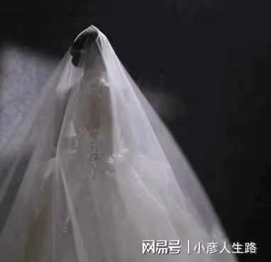 大衣哥兒子二婚高清婚紗照曝光,陳亞男已清空帳號,不再帶貨