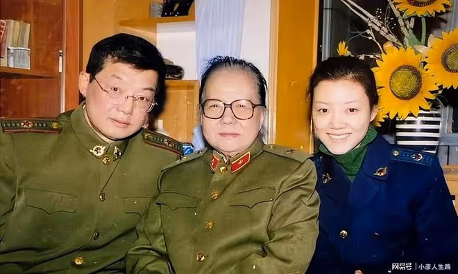 老戲骨車毅駕鶴西去,享年102歲!車曉、田華現身葬禮,含淚送別