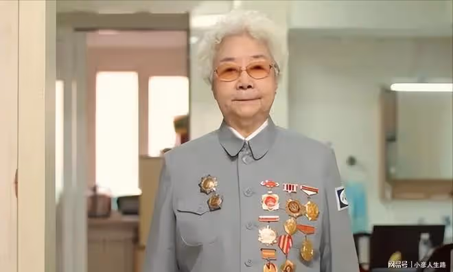 老戲骨車毅駕鶴西去,享年102歲!車曉、田華現身葬禮,含淚送別