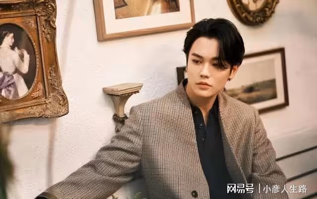 《飛兒樂團》的成員阿沁髮長文賣慘,稱當明星辛苦