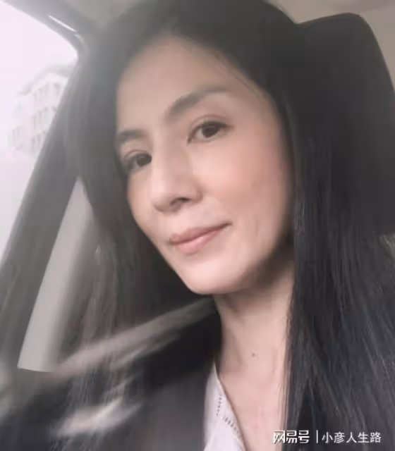 47歲楊采妮近況曝光,曾與金城武吳奇隆傳緋聞,婚後幸福美滿