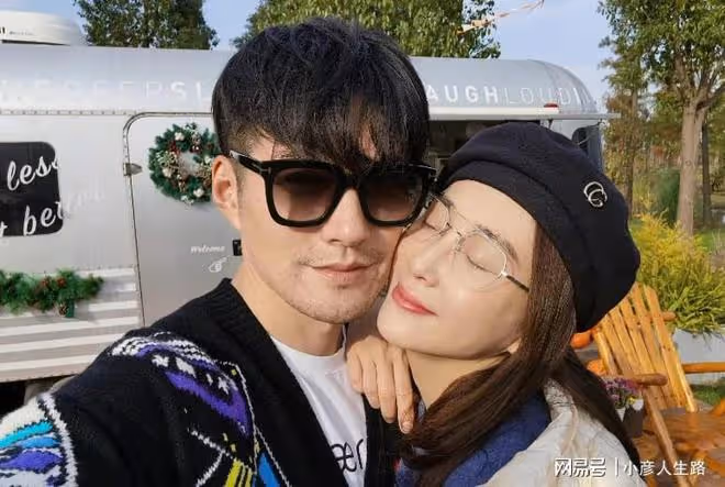 堪稱娛樂圈男德典範,長得帥但從不沾花惹草,這5位男明星太愛了