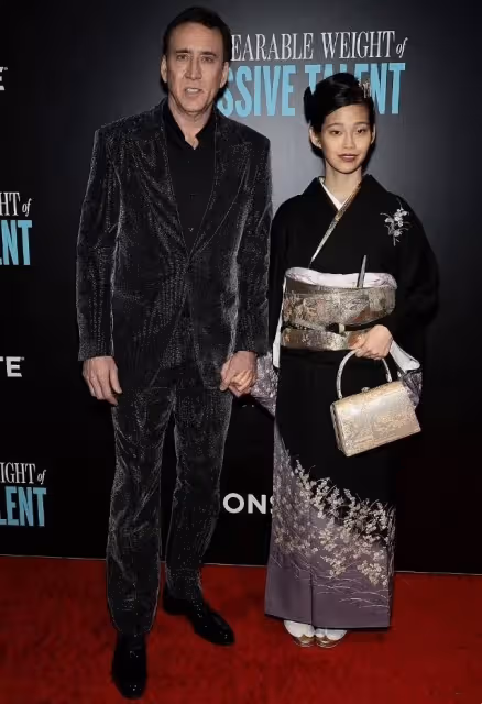 尼古拉斯·凱奇和妻子柴田梨子的第一個孩子出生