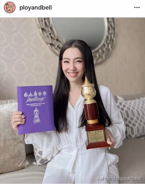 泰星Bella榮獲國家級表彰,近期驚見爆瘦變美艷!