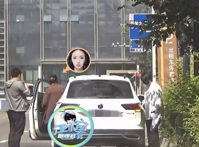 25歲女星無視交通規則被罵!禁停路段爬出車窗,穿性感弔帶凹造型