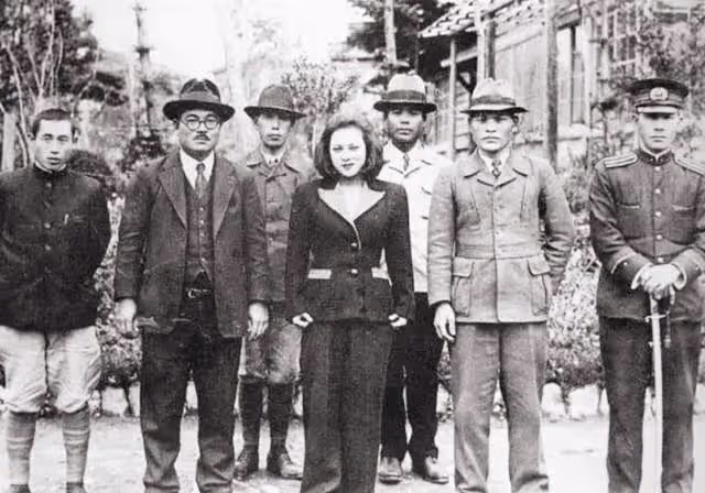 1945年,歌手李香蘭因漢奸罪被判死刑,臨刑前因一句話被當場釋放