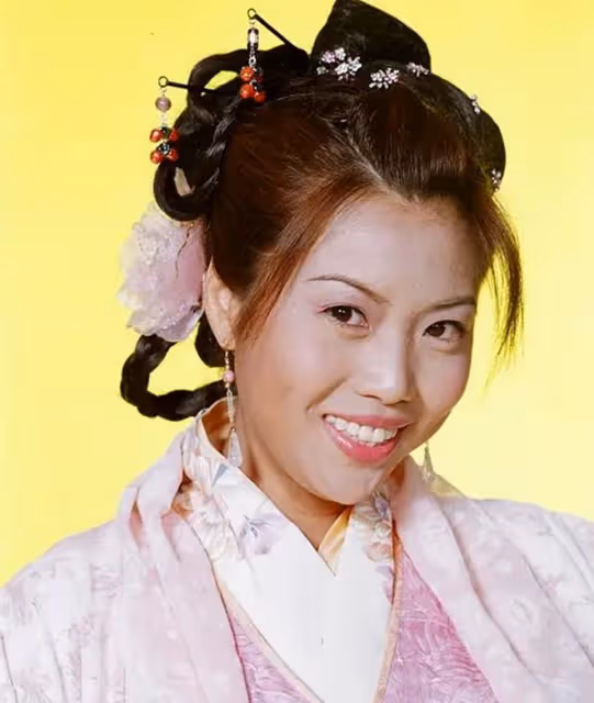 梅小惠拎萬元包現身！轉行做生意賺到盆滿缽滿，56歲仍未婚無兒女