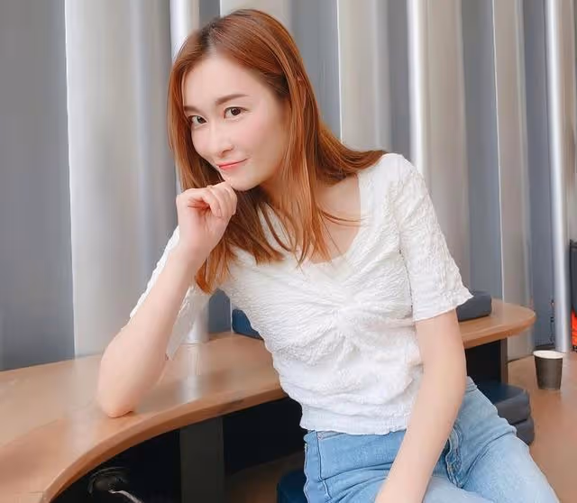 恭喜!TVB前知名女星被曝秘密結婚,丈夫是圈外人身份神秘
