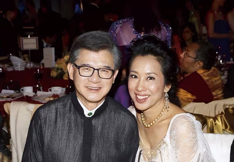 離開霍家多年，她依舊是女主，兒媳是奧運冠軍，朱玲玲是她人生的牛
