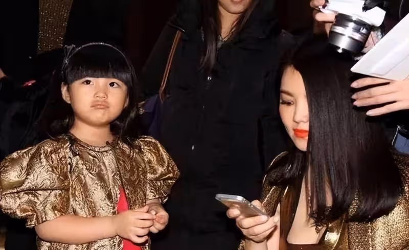 李湘的商業頭腦傳給了女兒?星二代真的比藍色好嗎?