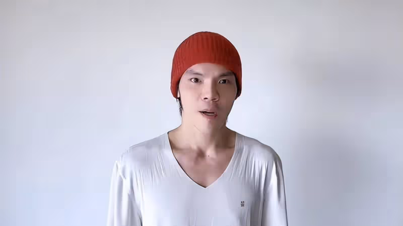 風雨後向佐再次現身，為網紅復出造勢，私會心情大好