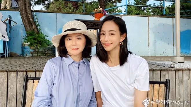 張鈞甯40歲生日,母親從台北飛青島為她慶生,自稱千里尋女記