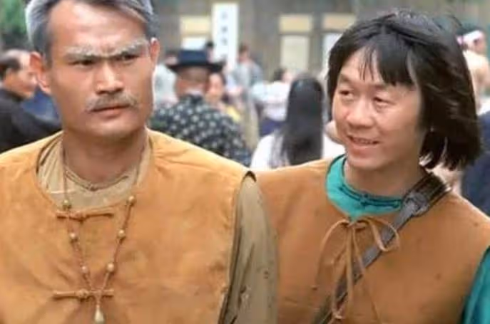 香港演員許冠英，與師傅林正英一天離世，拒絕金馬獎一生未娶